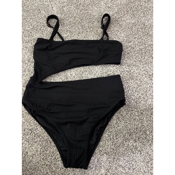 Shade & Shore Other - Shade & Shore Black Ribbed‎ Cutout One Piece Swimsuit Women's
A779